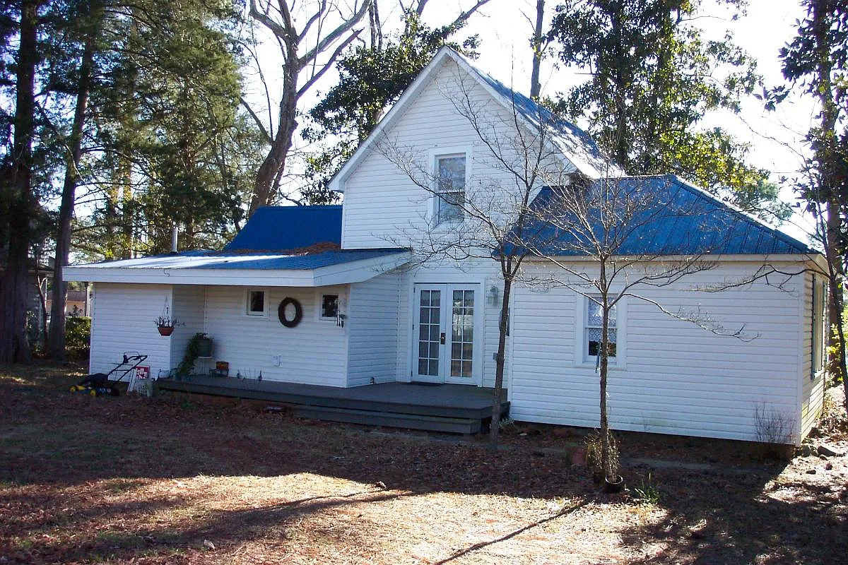 2 bed, 1600 sqft, $1,375 — Photo 3