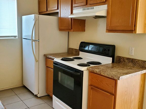 3rd image of 1405 N Gilbert Ave #2