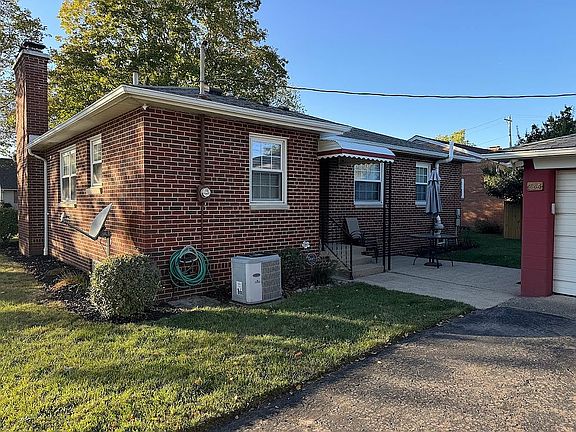 3rd image of 284 Topsfield Rd