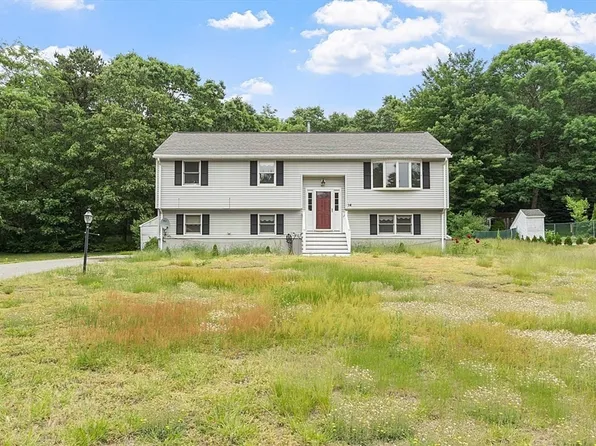 14 Stonehedge Cir, Billerica, MA 01821