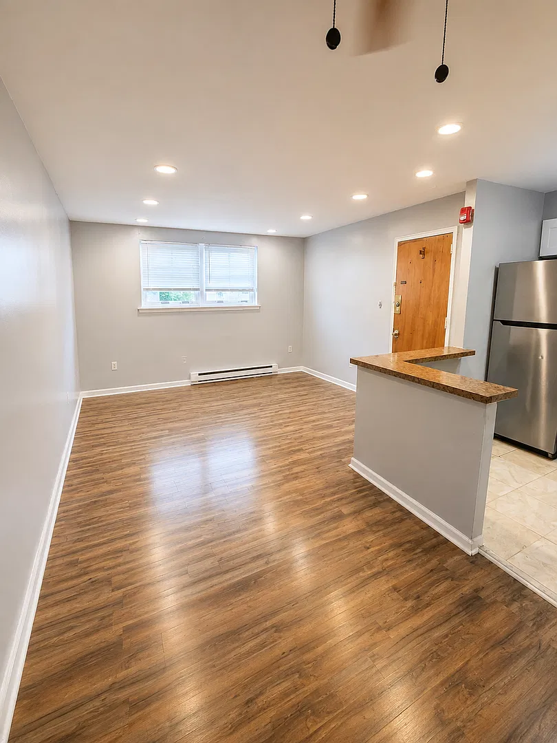 2 bed, $1,250 — Photo 3