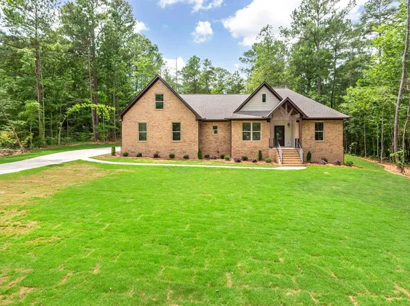 435 Eagle Pointe Dr, Pell City, AL 35128