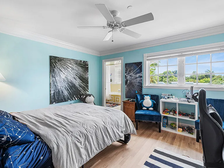 477 NE Spanish Ct — Photo 50