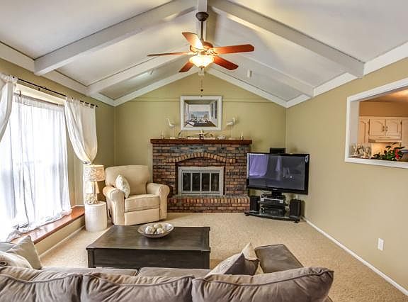 4th image of 2915 Sweet Briar Dr