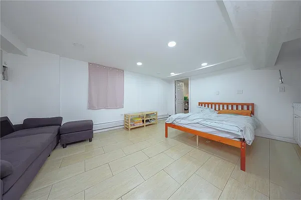 Sold by Remax Edge | media 11
