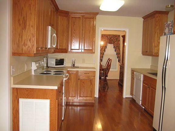 5th image of 5058 Butner Dr