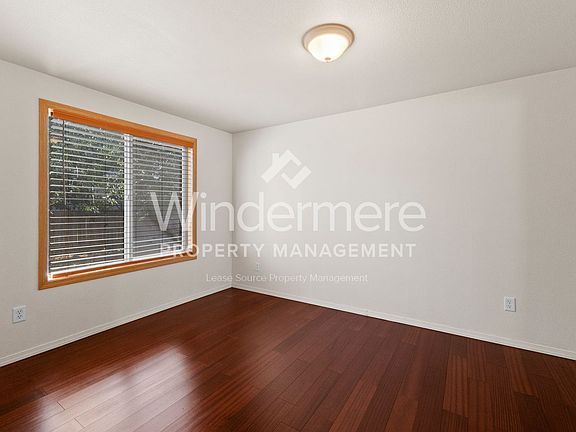 5th image of 333 S Aspen St