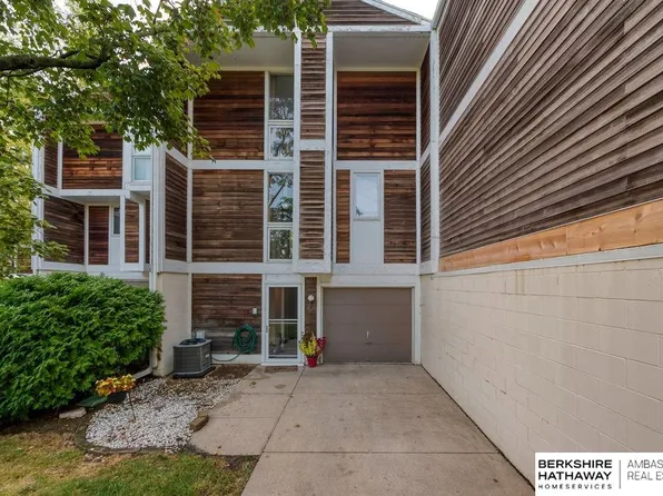 1629 N 109th Plz, Omaha, NE 68154