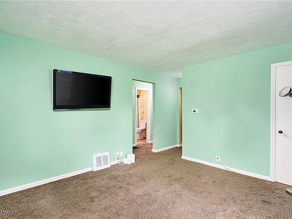 4th image of 61 Palmetto Ave