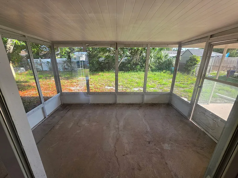 3028 Fairmount Dr — Photo 7