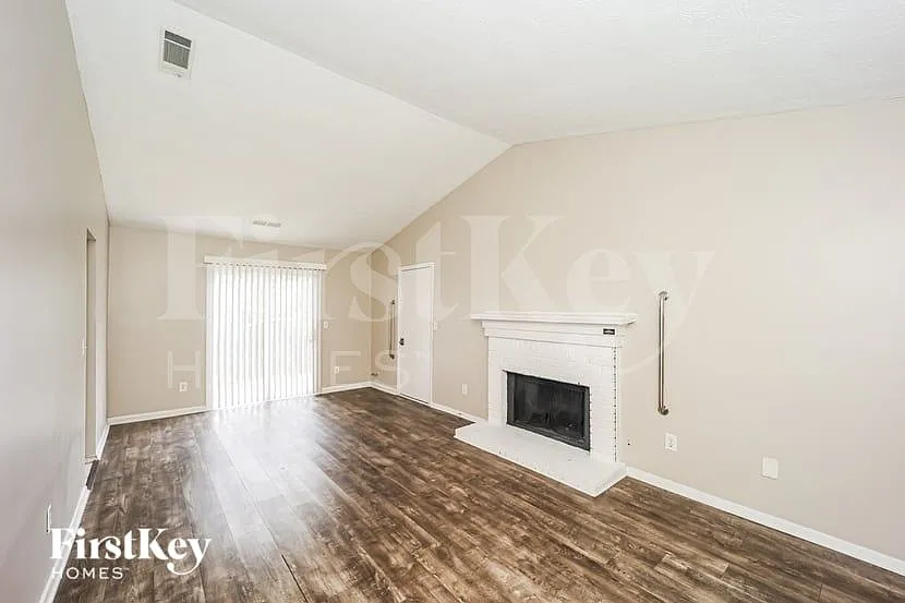 3 bed, 2.5 bath, 1547 sqft, $1,910 — Photo 4