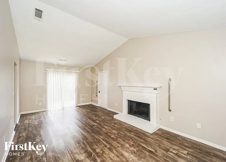 1287 Mill Lake Cir — Photo 4