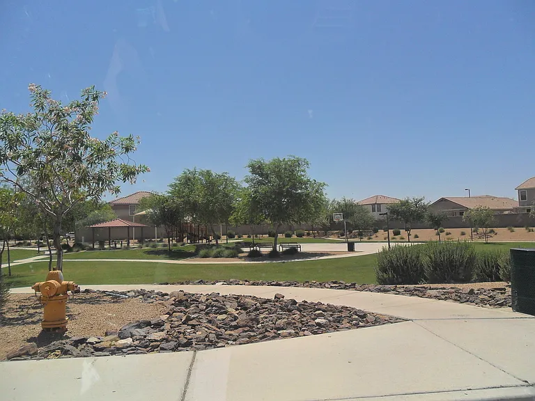 25758 W Nancy Ln — Photo 17