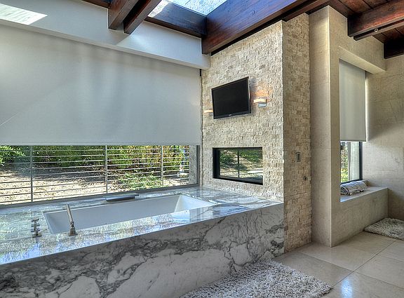 4th image of 2923 Vista Del Mar
