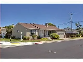 3515 Curtiss St photo 1