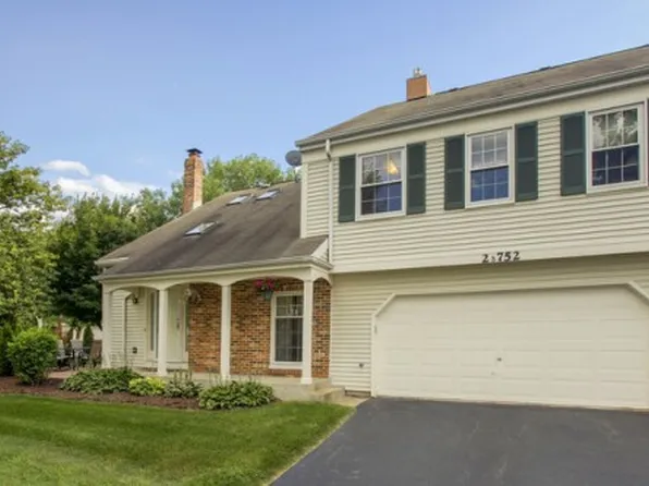 2S752 Timber Dr, Warrenville, IL 60555