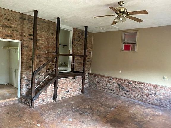 Additional Living Room