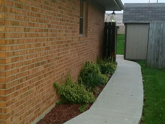 3rd image of 3200 Millstone Cir