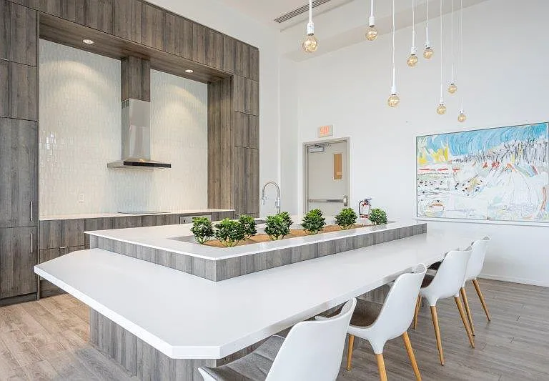 615 6th Ave SE #710 — Photo 44