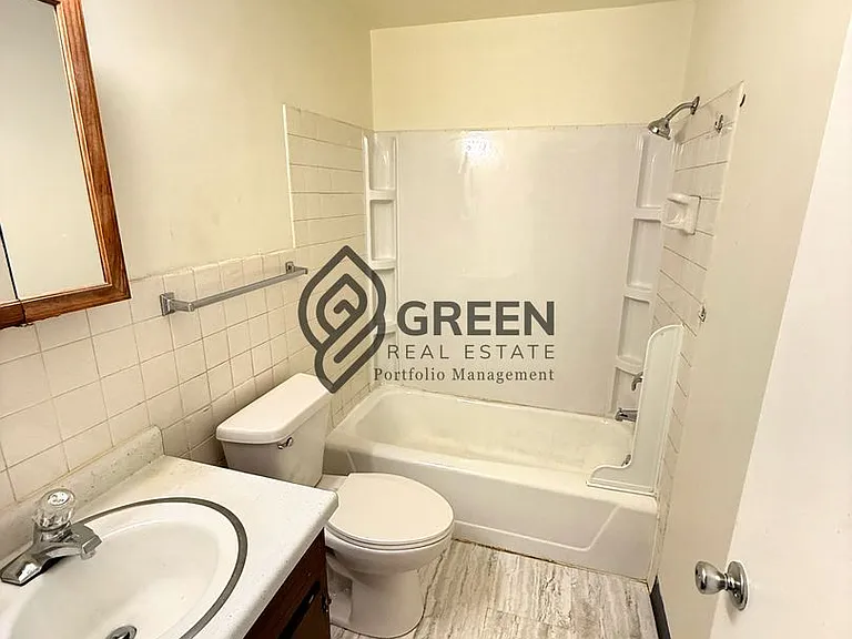 450 S Dearborn Ave — Photo 5