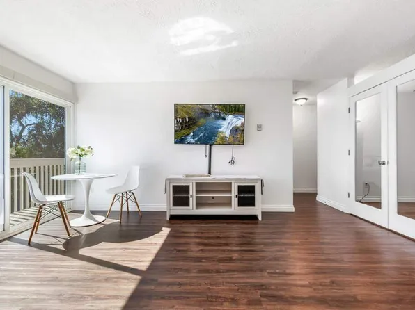 403 Requeza St APT G6, Encinitas, CA 92024