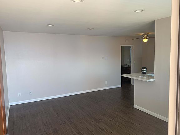 4th image of 4514 52nd St #6