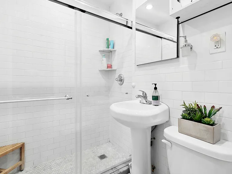 330 W 85th St #1G — Photo 7