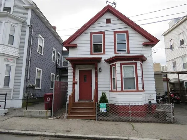 13 Bowers St, Lowell, MA 01854