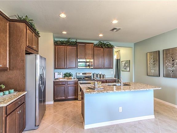 3rd image of 15001 Ligustrum Ln