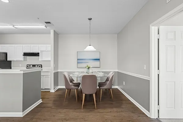 Oaks at Normandy Apartments — Photo 34