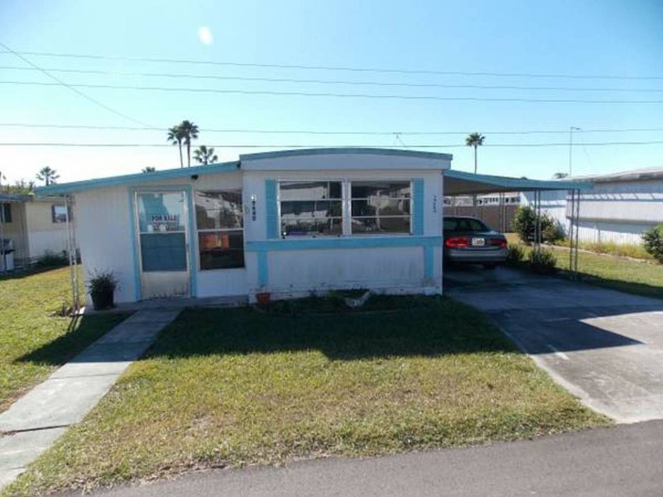 1st image of 39640 Calamanda Ave