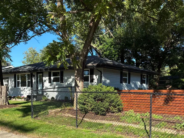 8003 Cadet Rd, Machesney Park, IL 61115