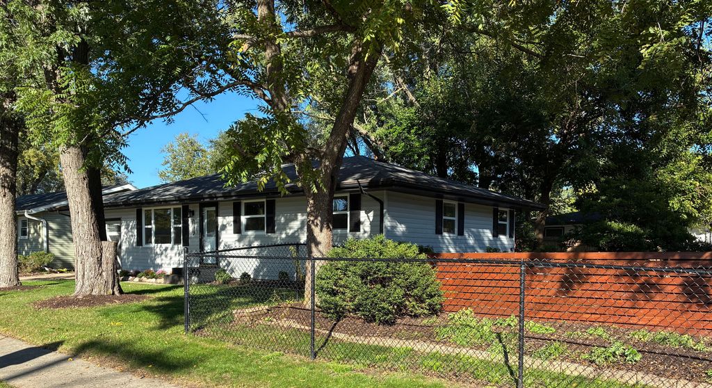 8003 Cadet Rd - Property Image