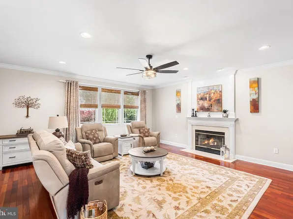61 Cliffwood Dr, Allentown, NJ 08501