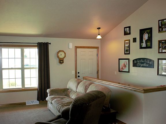 4th image of 2224 Mary Ln