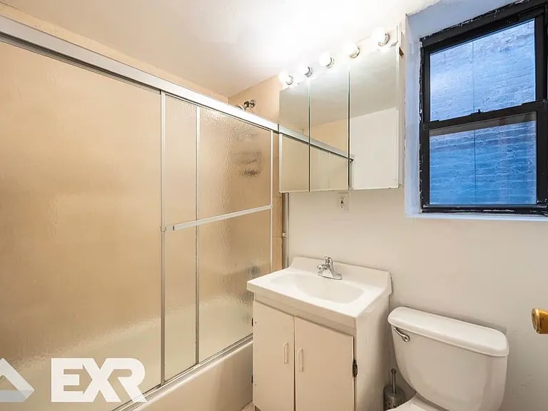 538 W 50th St #5B — Photo 7