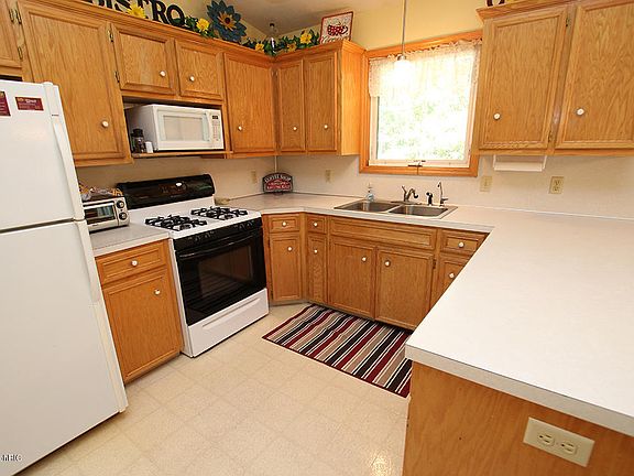 3rd image of 8058 S Linden Ave