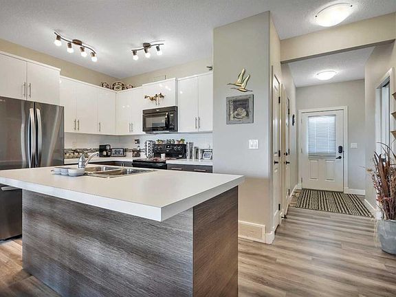 2nd image of 76 SW Terrace Heights Dr #10