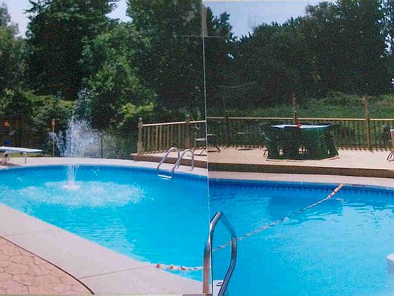 3rd image of 3230 Woodland Ct S