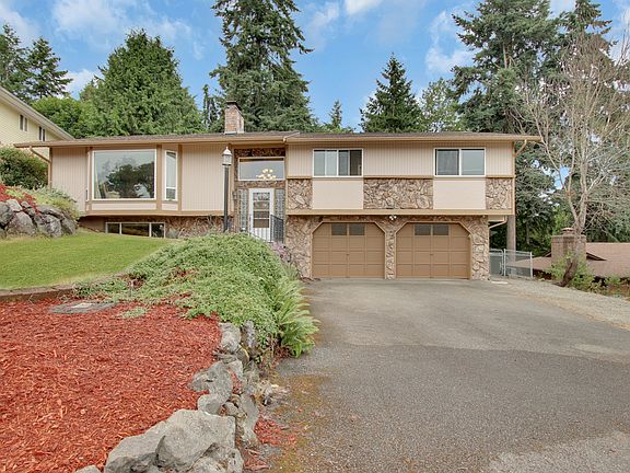 2nd image of 3030 44th St E