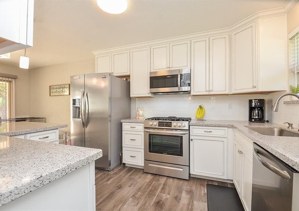 1st image of 739 Canyon Garden Dr