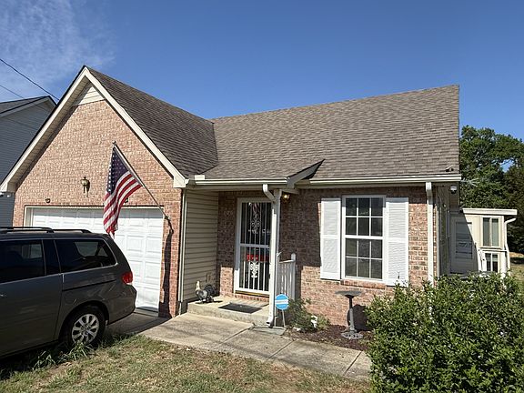 2nd image of 806 Starglen Ct