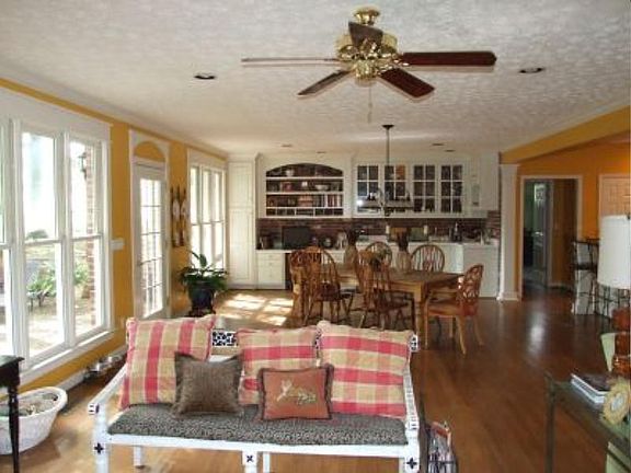 5th image of 1412 Forest Brook Dr