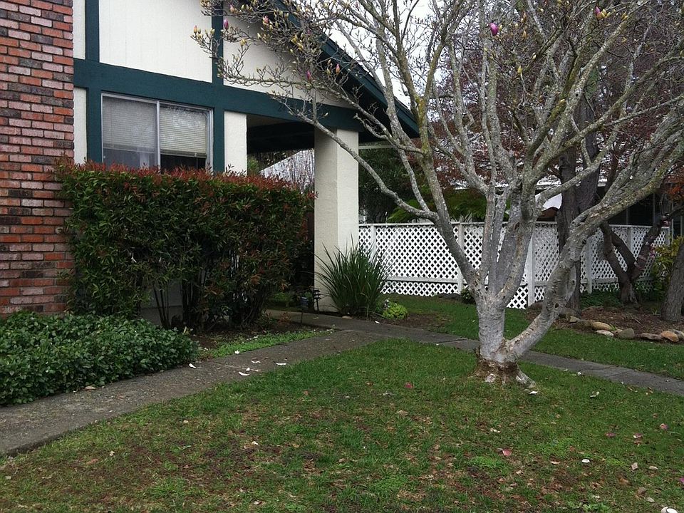 1st image of 2478 Lennox St
