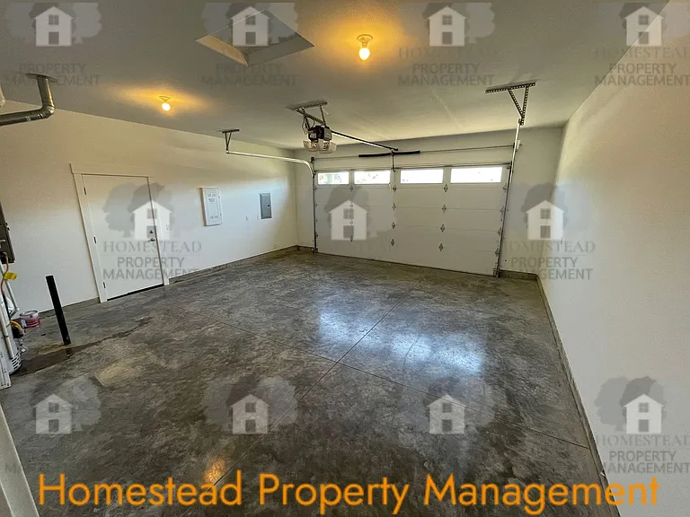 463 NE Cedar St — Photo 25