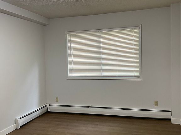 4th image of 604 1st Ave NW #108