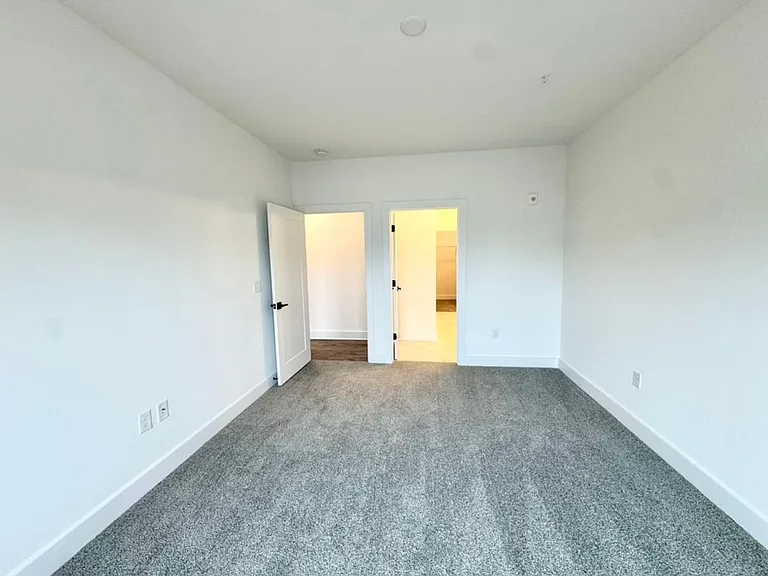 175 W Black St #204 — Photo 18