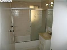 3rd image of 805 Putnam St