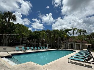 550 S Park Rd #238, Hollywood, FL 33021