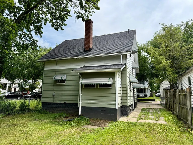 404 Noah Ave — Photo 15
